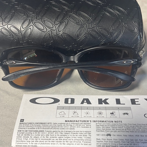 Oakley Black and Brown Sunglasses with Embossed Case - Picture 2 of 5